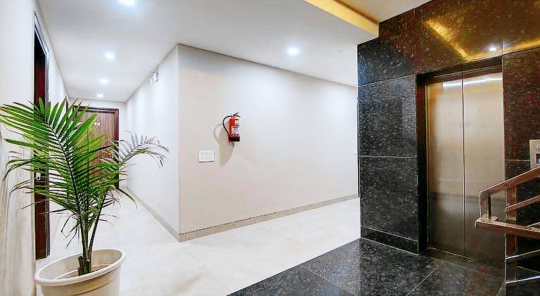 Lime Wood Stay Studio Apartment near Golf Course Road — photo 4