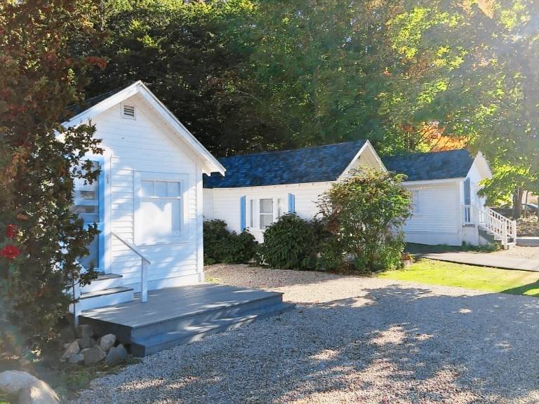 2 RIVER ROAD INN COTTAGES — photo 4