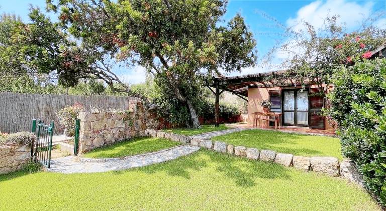 Wonderful villa with garden & terrace | Beach nearby | Pets allowed in Bonifacio