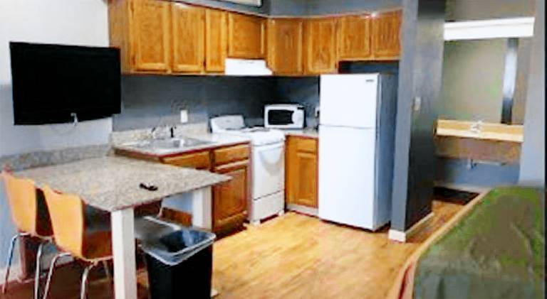 Americas Best Value Inn & Suites Yukon Oklahoma City — photo 3