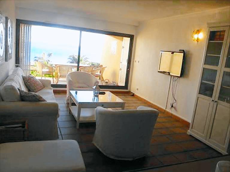 Holiday apartment with pool — photo 4
