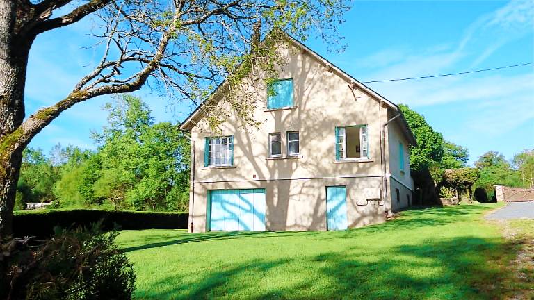 House with barbeque, patio & garden | Garden view — photo 4