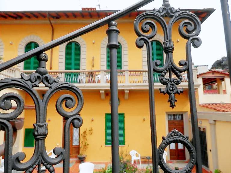 Serviced apartment with garden & terrace | Pets allowed in Santa Maria
