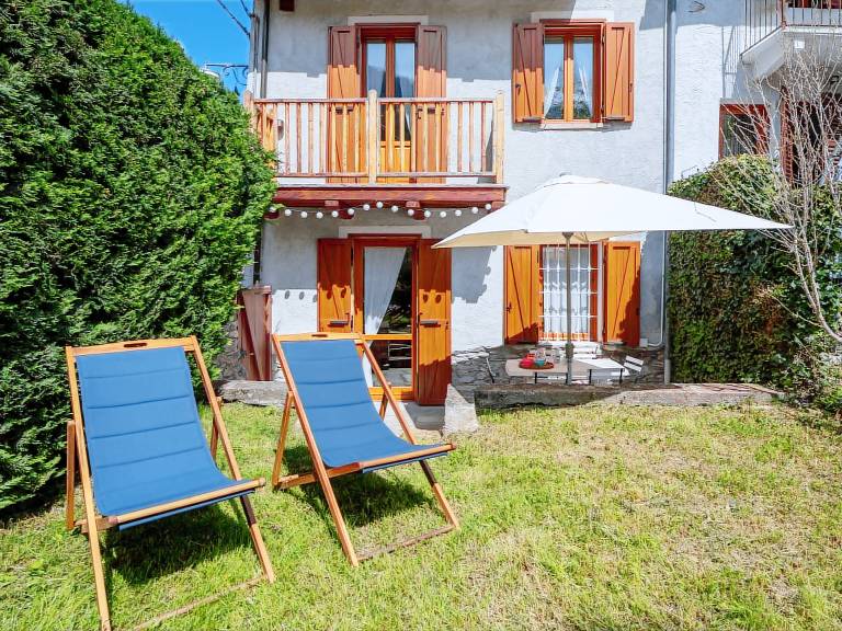 Beautiful vacation home with patio & yard | Next to the ski | Pets are welcome — photo 3