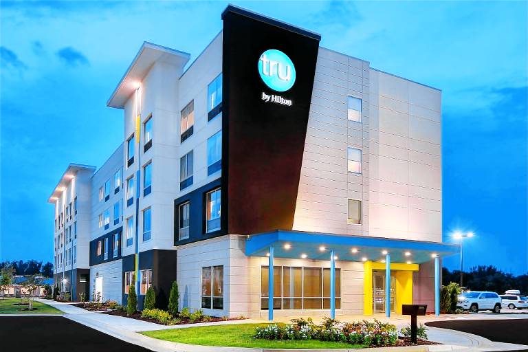 Tru by Hilton Macon North — photo 3