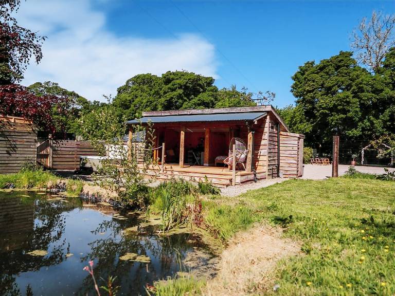 Cottage with hot tub & garden in Carlisle