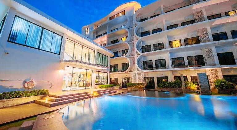 Holiday apartment with pool, terrace & yard | Good for workation in Karon