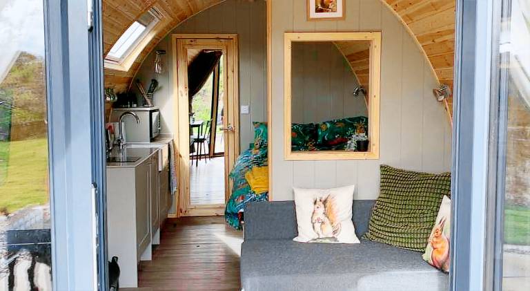 Pleasant vacation home with jacuzzi | Dogs allowed — photo 2