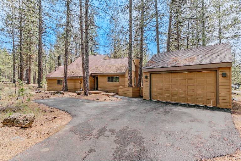 Family-oriented house with BBQ, pool & fast internet | Mountain view | Pets are welcome — photo 3