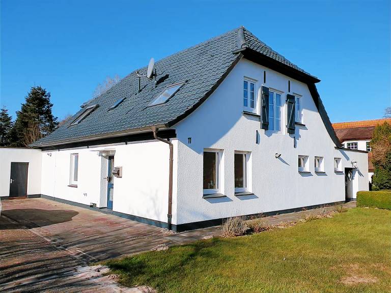 Gehobene ebenerdige Ferienwohnung direkt am Deich in Fedderwardersiel in Butjadingen