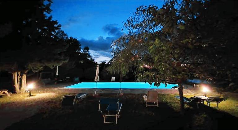Vacation home with pool — photo 3