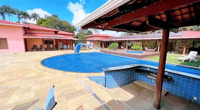 House with jacuzzi & pool — photo 3