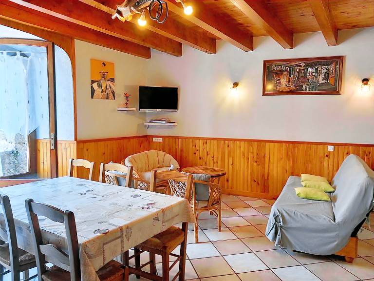 Fully equipped charming vacation home with barbecue & garden | Garden view | Pets are welcome — photo 5