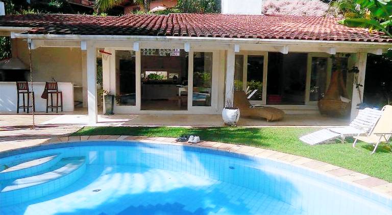 House with pool | Close to the beach | Pets are welcome in Ilhabela