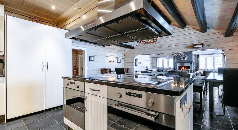 Chalet with sauna & patio | Ski nearby | Dogs allowed — photo 3