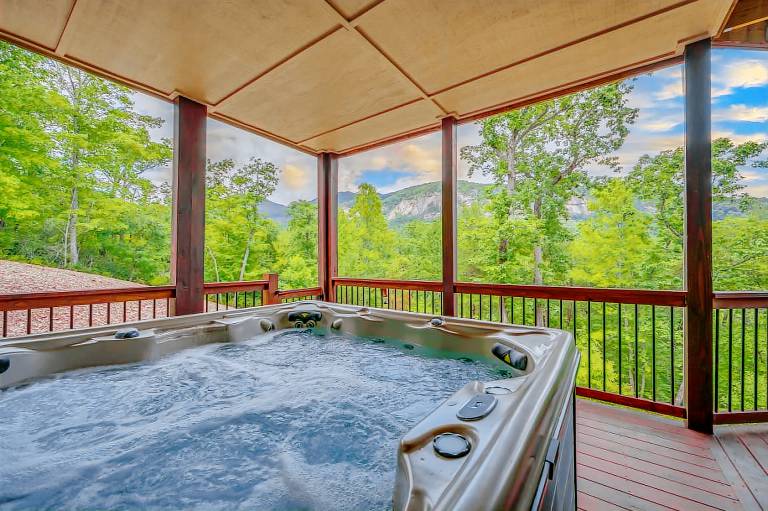 Mountain View Retreat A Lake Lure Destination with Amazing Views — photo 2