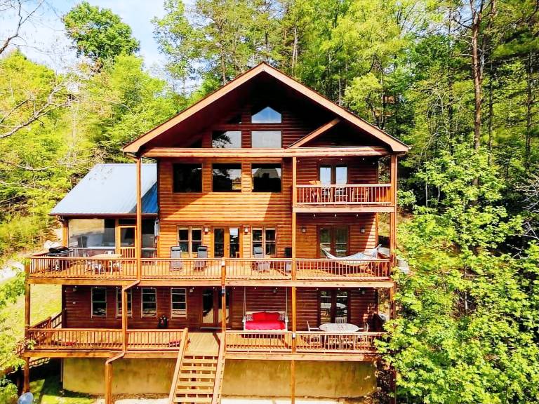 Cabin Mineral Bluff