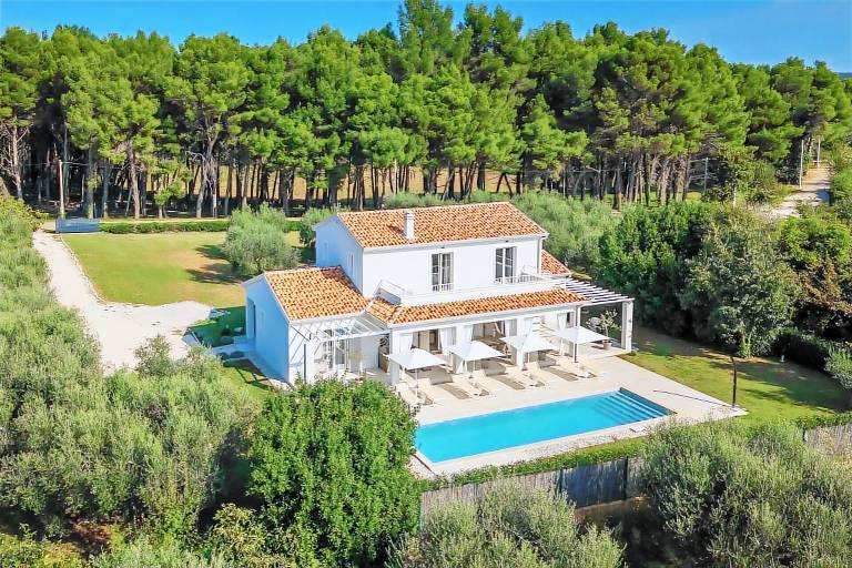 Villa Tar