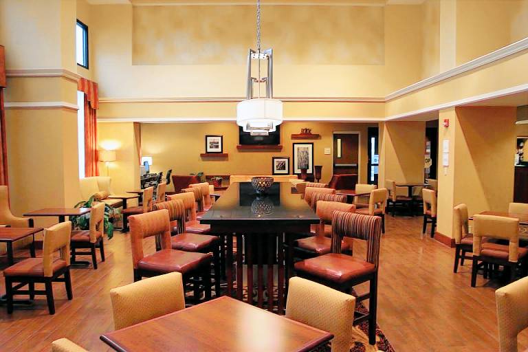 Hampton Inn & Suites Springfield-Southwest — photo 4