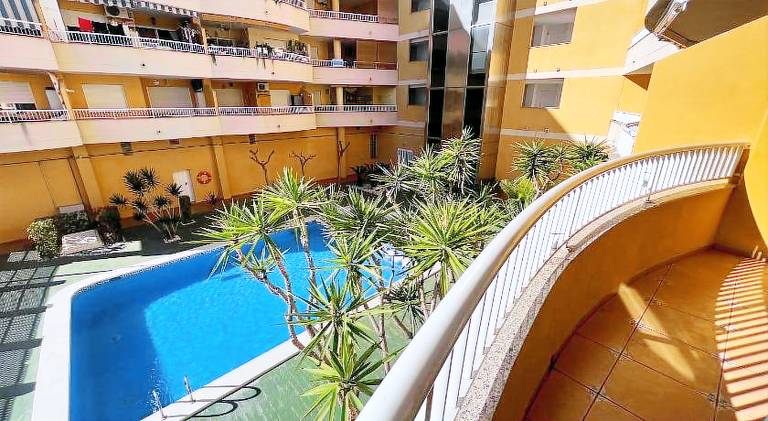 Holiday apartment with terrace & private pool in Oropesa del Mar