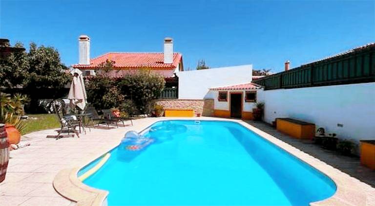 Chalet with yard, private pool & terrace | Good for workation | Pets allowed in Sao Lourenco