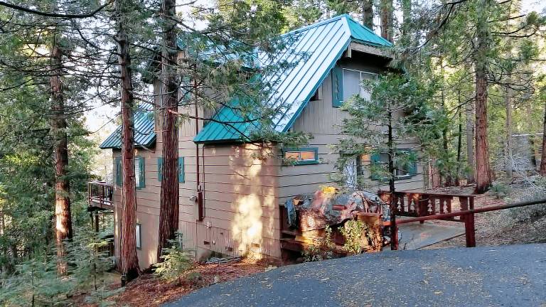 Cabin Strawberry