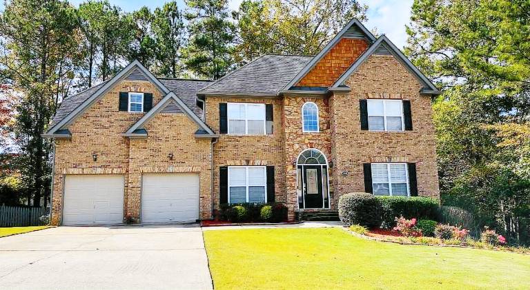 Lovely villa with pool & jacuzzi | Pets are welcome in Douglasville, GA