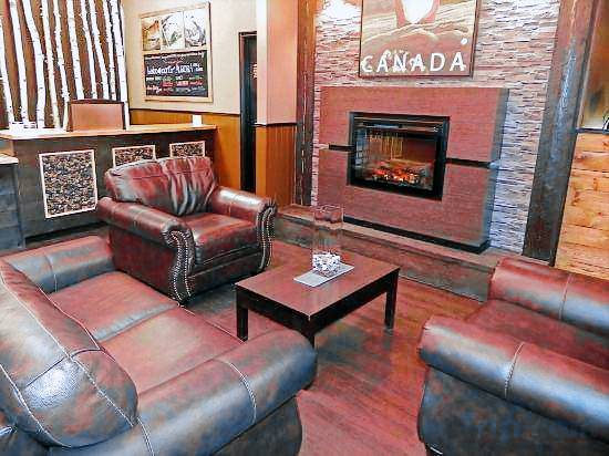 Ramada by Wyndham Copper River Inn — photo 3