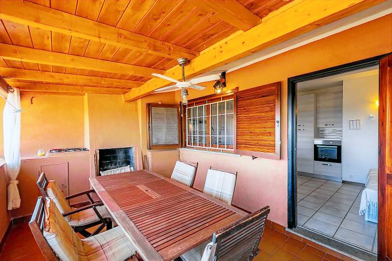 Vacation home with barbeque, terrace & garden | Sea view | Beach nearby | Pet-friendly — photo 4