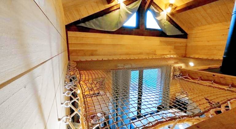 Lovely lodge with grill, garden & patio | Pets allowed — photo 3