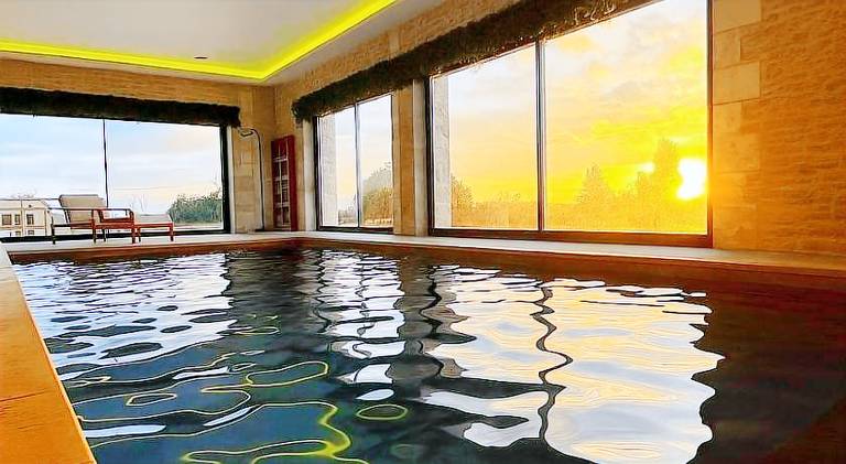 Villa with patio, private pool & garden in Touques