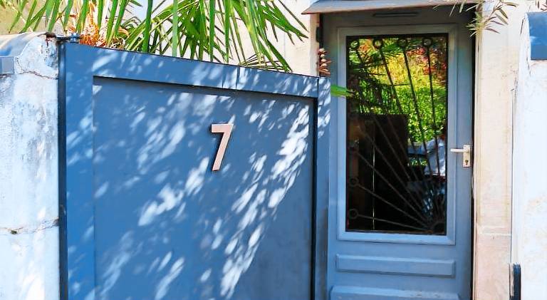 Vacation home with 2 rooms for 4 persons in Lormont
