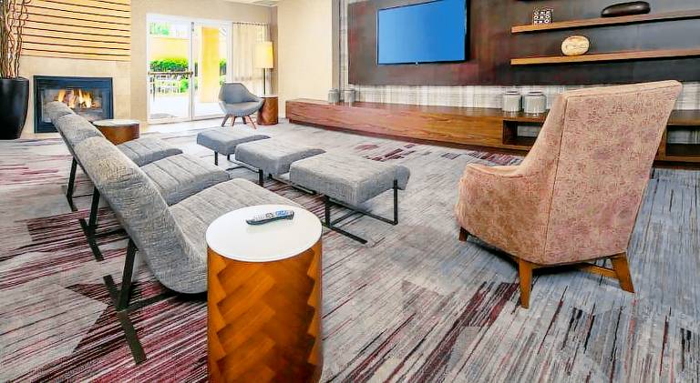 Comfort Inn & Suites Bethlehem Lehigh Valley Airport — photo 4
