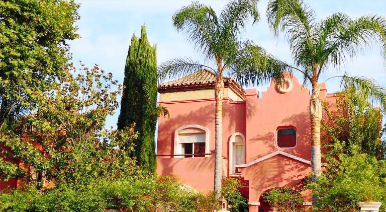 Villa with pool in Marbella