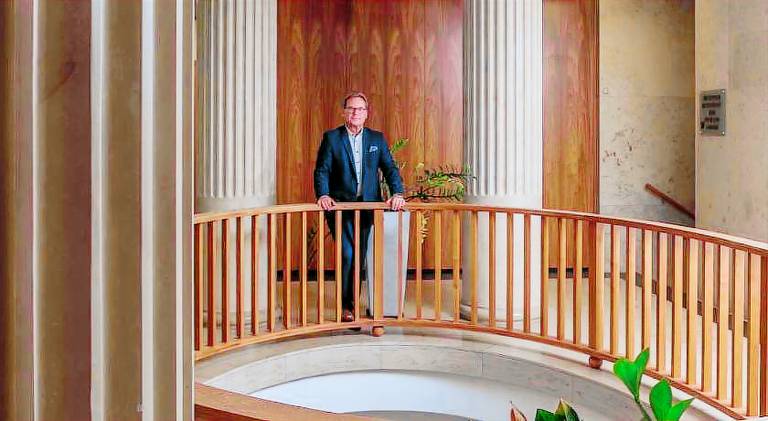 Main Plaza Suite Tower — photo 4
