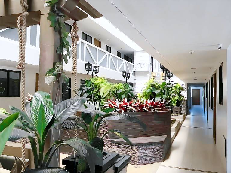 Holiday apartment with pool & garden — photo 4