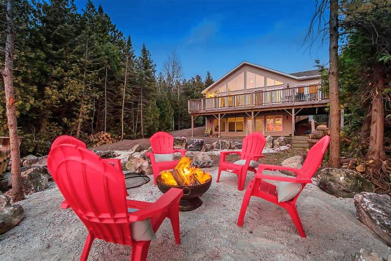 Cabin Lion's Head