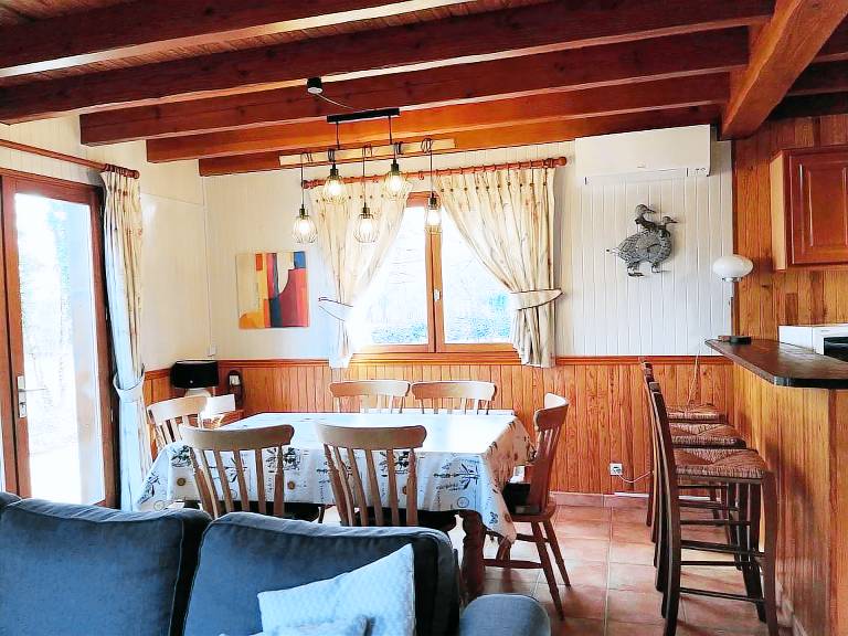 Chalet with pool & yard — photo 5