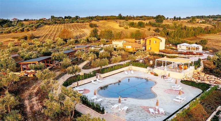 Holiday apartment with garden, private pool & patio | Suitable for remote work — photo 2