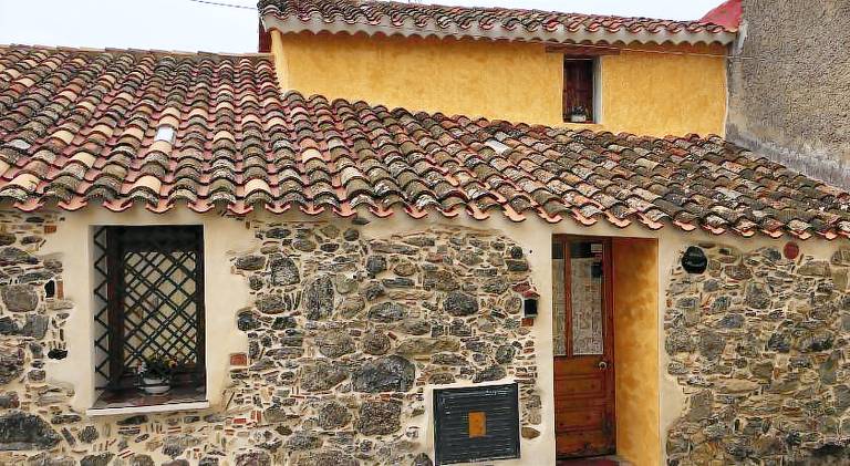 House with 2 rooms for 3 persons in Oristano