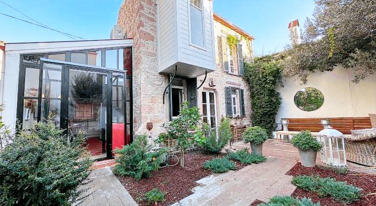 Fully equipped rental apartment with BBQ & garden | Suitable for remote work | Pets allowed in Ayvalik