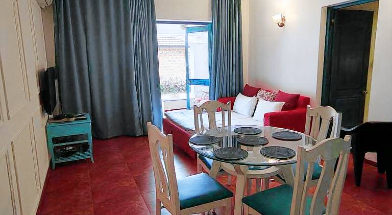 Family-oriented pleasant rental apartment with grill, pool & terrace | Dogs allowed — photo 5