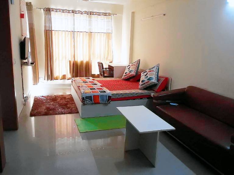 Rental apartment with yard — photo 2