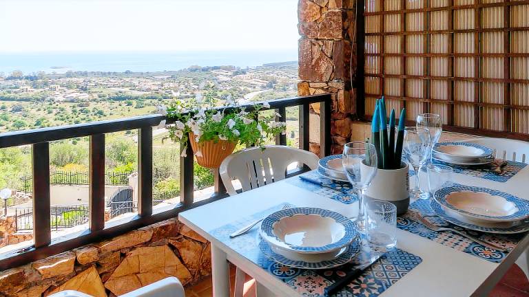 Apartment with patio | Sea view — photo 3