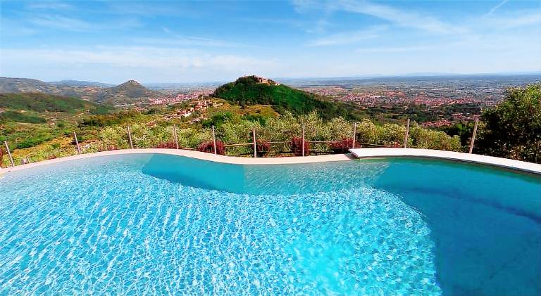 Villa with hot tub & pool — photo 3