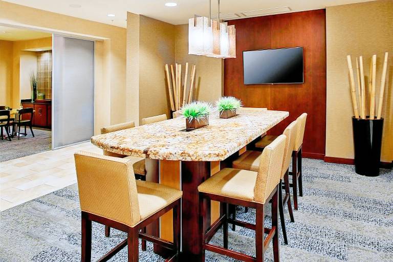 Courtyard by Marriott Hamilton — photo 5