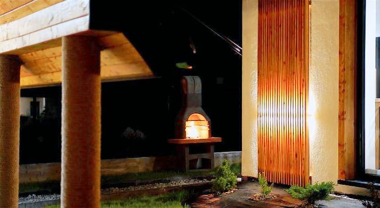 Vacation home with patio, grill & hot tub — photo 5