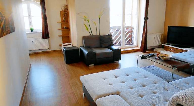 Apartment with patio — photo 2