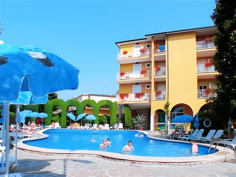Hotel Bisesti S in Torri del Benaco