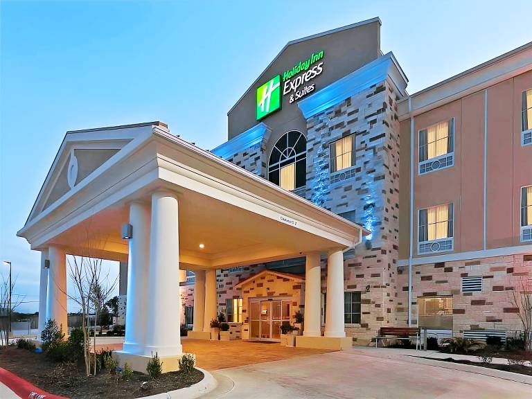 Holiday Inn Express & Suites Brady By IHG in Brady, TX